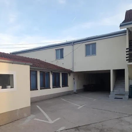 Libero Aparthotel 3*