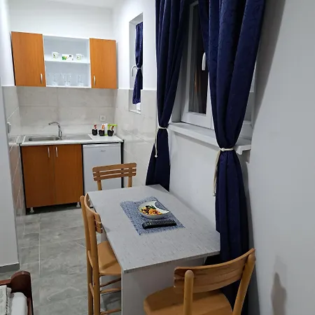 Libero Aparthotel 3*